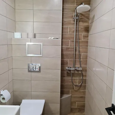 Ilinden, Renovated In Center וארנה