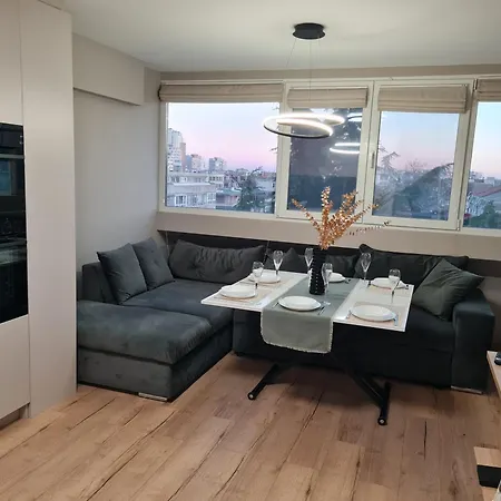 Ilinden, Renovated In Center וארנה